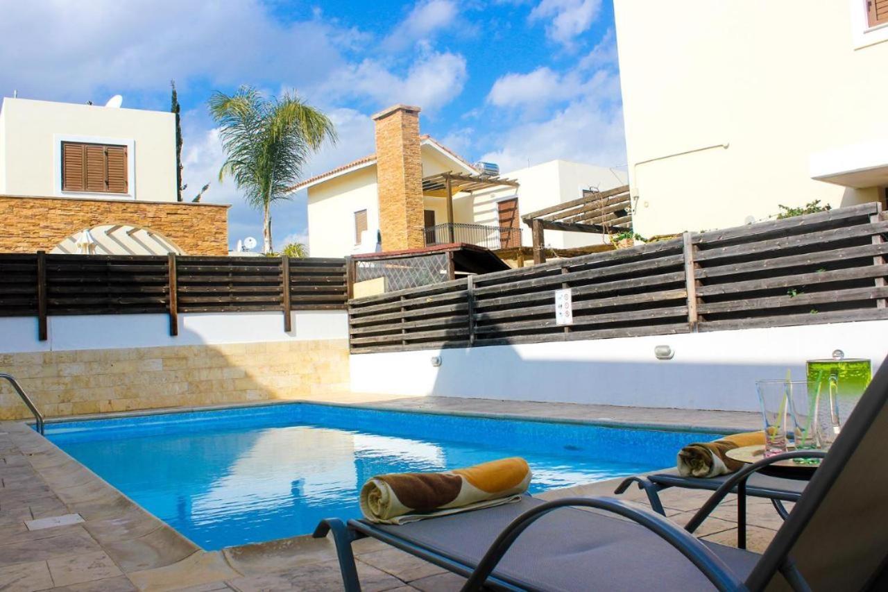 Unique Beach Luxurious Villas アヤナパ エクステリア 写真